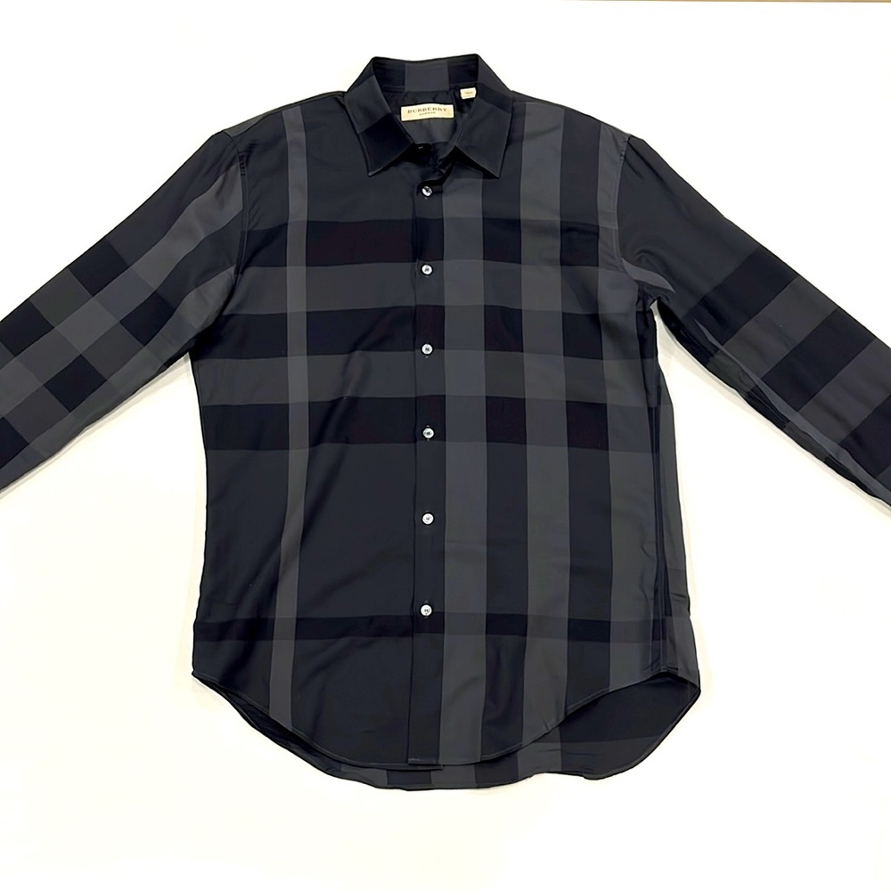 Burberry Slim Fit Dress Shirt - Size Medium.